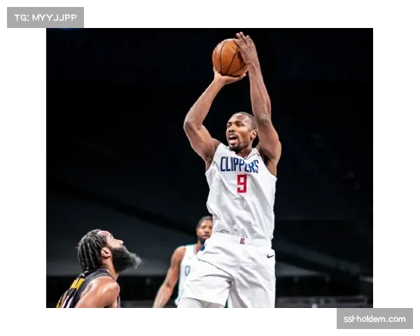 神秘人主场惜败风暴，多尔森空砍28分